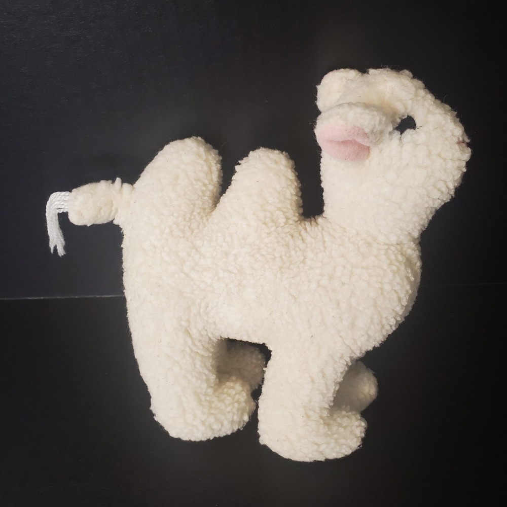 Sherpa Two-Bump Camel DOG TOY Plush Squeaker Belly 7" Cream Colored W/Yarn Tail